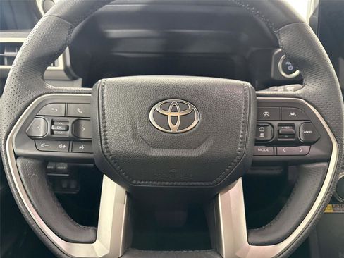 Certified 2025 Toyota 4Runner Trailhunter image 16