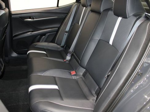 Used 2025 Toyota Camry SE image 7