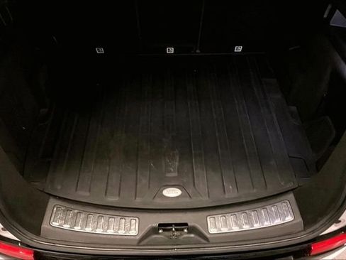 Used 2020 Land Rover Discovery Sport SE R-Dynamic image 33