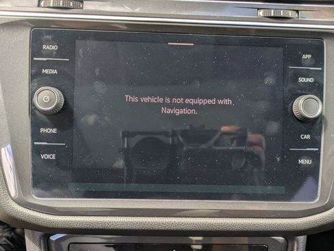 Used 2022 Volkswagen Tiguan SE AWD/4WD image 18