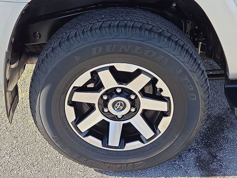 Used 2024 Toyota 4Runner TRD Off-Road Premium image 7