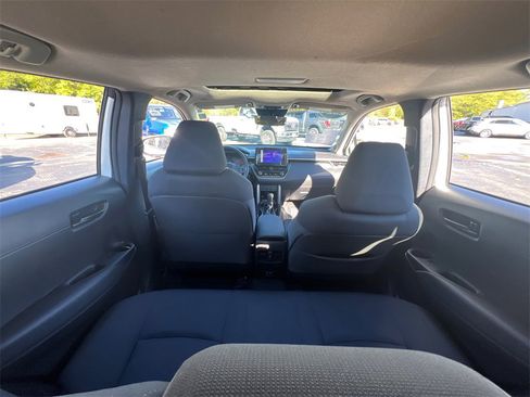 Used 2024 Toyota Corolla Cross LE image 37