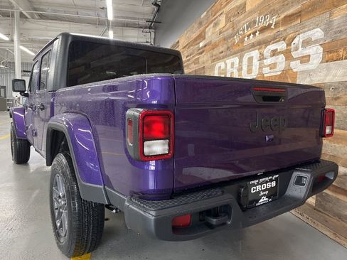 New 2026 Jeep Gladiator Sport AWD/4WD image 23