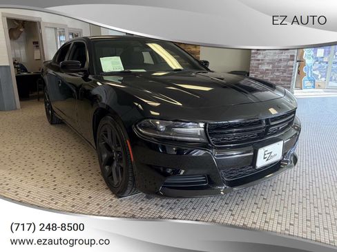 Used 2021 Dodge Charger SXT w/ Blacktop Package image 1