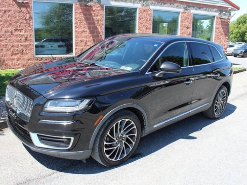 Used 2019 Lincoln Nautilus Reserve AWD/4WD image 2
