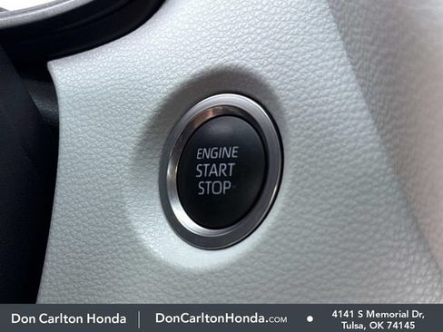 Used 2022 Toyota Corolla SE FWD image 19