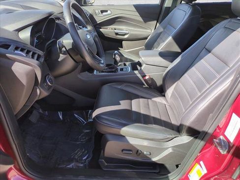 Used 2019 Ford Escape Titanium image 17