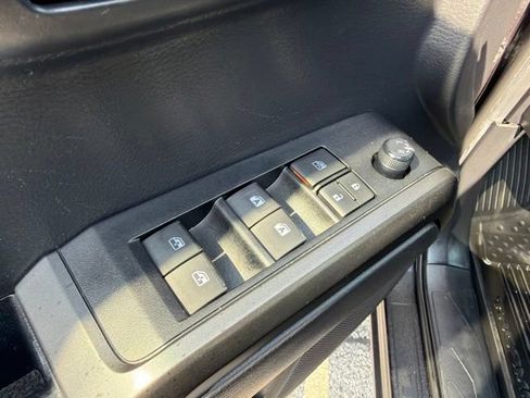 Used 2022 Toyota Tacoma TRD Sport w/ TRD Premium Sport Package AWD/4WD image 23