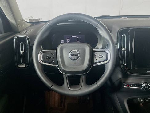 Used 2023 Volvo XC40 B5 Plus w/ Driver Assist Package AWD/4WD image 18
