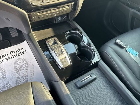 Certified 2022 Honda Pilot Touring image 25