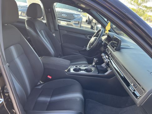 Used 2023 Honda Civic Sport image 17