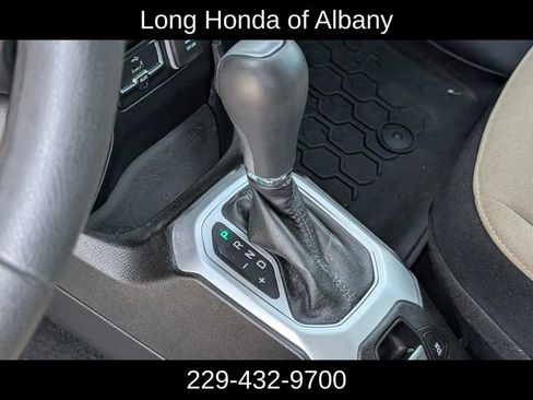 Used 2015 Jeep Renegade Sport w/ Power & Air Group FWD image 21