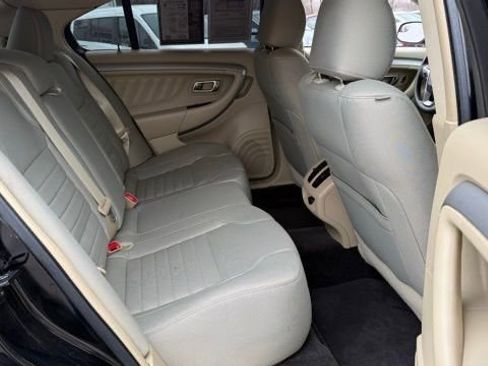 Used 2018 Ford Taurus SE FWD image 23