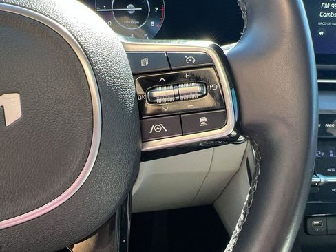 Used 2024 Kia Carnival SX image 22