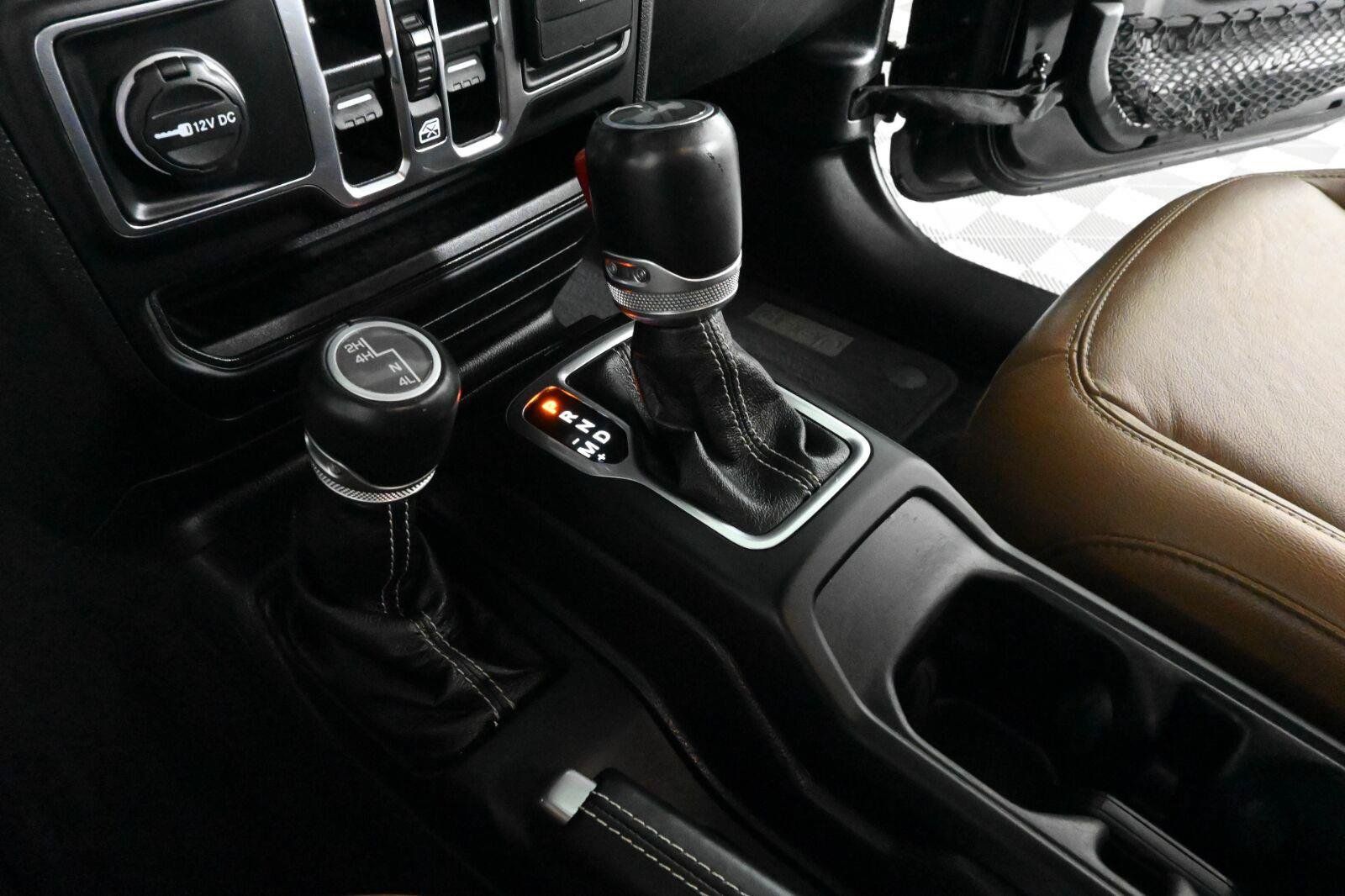 Used 2021 Jeep Wrangler Unlimited Sahara AWD/4WD image 28