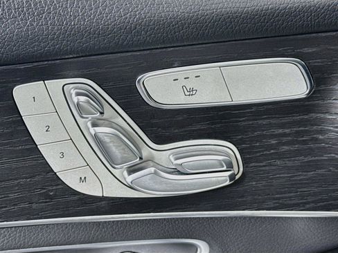 Used 2021 Mercedes-Benz GLC 300 image 29