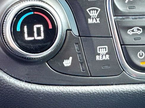 Used 2021 Chevrolet Equinox LT FWD image 21