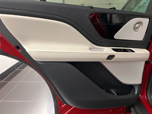 Used 2025 Lincoln Aviator Reserve w/ Equipment Group 201A image 34