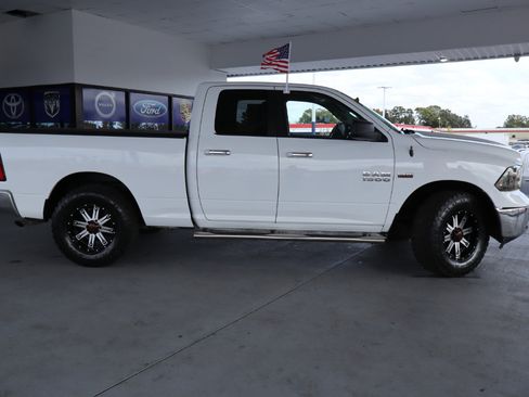 Used 2016 RAM 1500 Classic SLT image 6