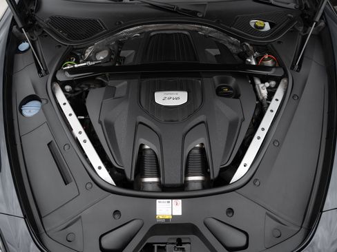 Used 2021 Porsche Panamera 4 AWD/4WD image 34