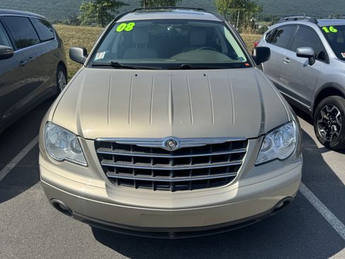 Used 2008 Chrysler Pacifica Touring AWD/4WD image 2