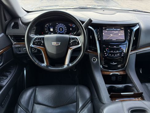 Used 2017 Cadillac Escalade Premium Luxury image 15