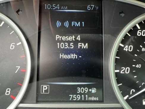 Used 2017 Nissan Sentra SR w/ SR Midnight Edition FWD image 14