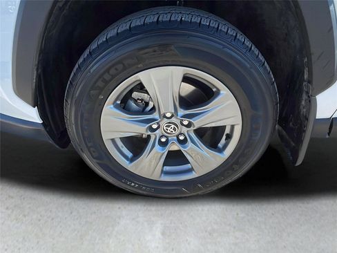 Used 2022 Toyota RAV4 XLE image 10