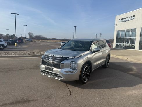 Used 2022 Mitsubishi Outlander SEL image 7