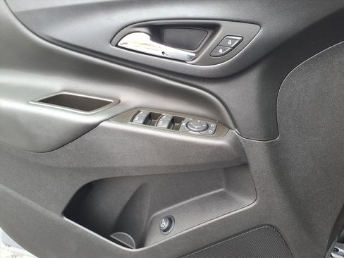 Used 2023 Chevrolet Equinox LT w/ Driver Convenience Package image 19