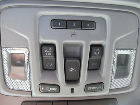 Used 2025 GMC Sierra 1500 Denali w/ Denali Reserve Package AWD/4WD image 31
