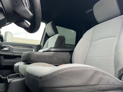 Used 2021 RAM 3500 Big Horn image 21