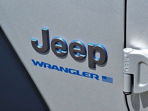 Used 2024 Jeep Wrangler Unlimited AWD/4WD image 31