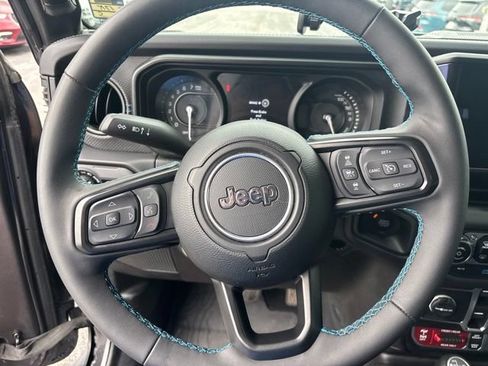 Used 2025 Jeep Wrangler Unlimited Rubicon 4xe w/ Safety Group AWD/4WD image 29