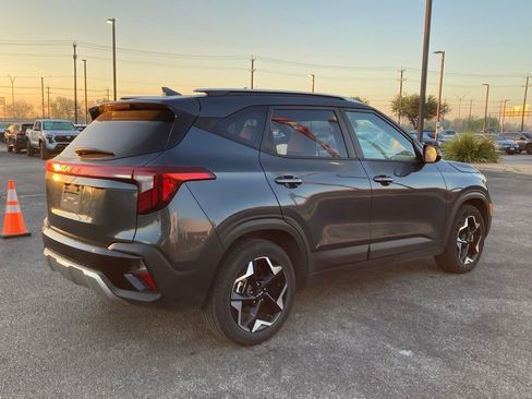 Used 2025 Kia Seltos S image 5