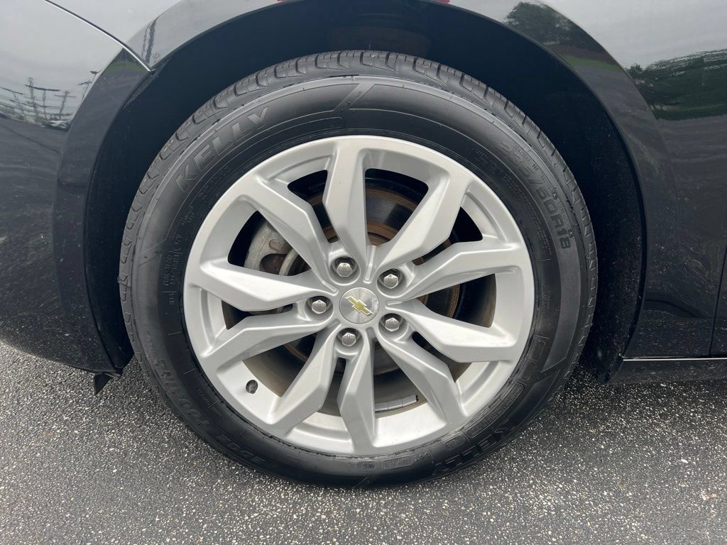 Used 2018 Chevrolet Impala LT FWD image 31
