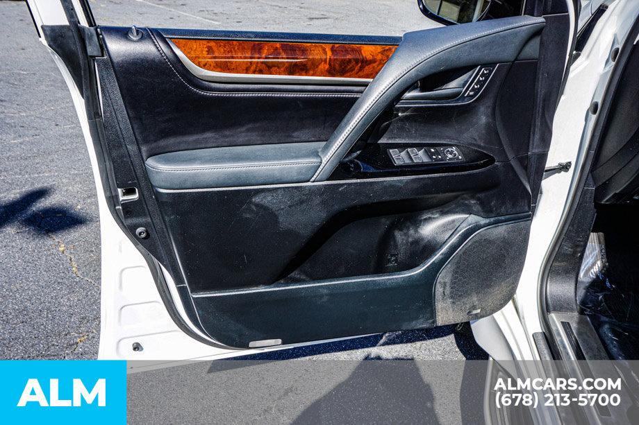 Used 2019 Lexus LX 570 4WD w/ Luxury Package image 56