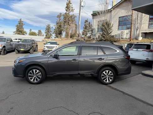 Used 2020 Subaru Outback Premium image 3