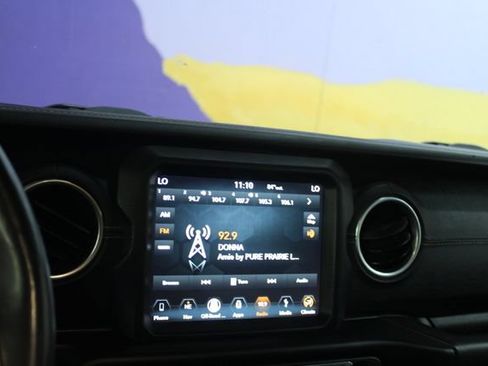 Used 2019 Jeep Wrangler Unlimited Sahara w/ Uconnect 4C Nav & Sound Group AWD/4WD image 19