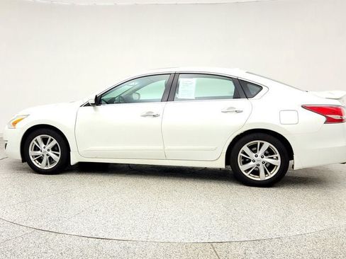 Used 2015 Nissan Altima 2.5 SL w/ Technology Package FWD image 4