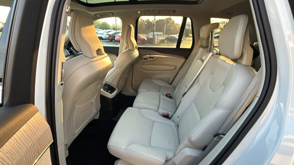 Certified 2024 Volvo XC90 T8 Plus w/ Protection Package Premier AWD/4WD image 9