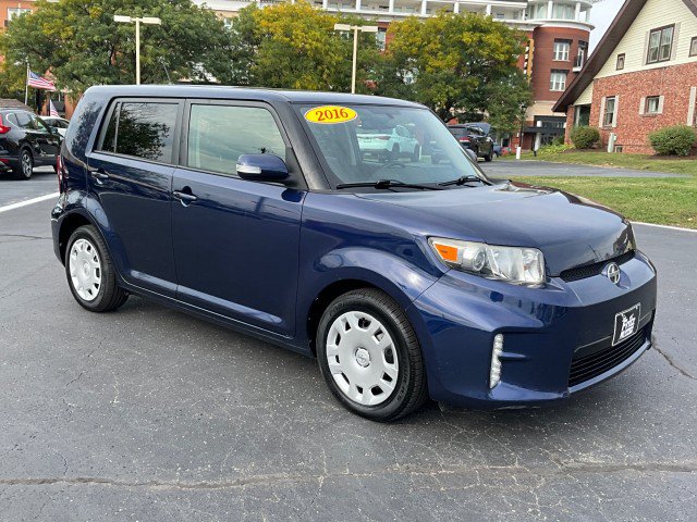 Used 2015 Scion xB FWD image 23