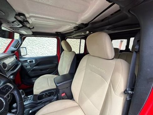 Used 2020 Jeep Gladiator Overland AWD/4WD image 13