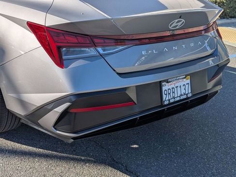 Certified 2024 Hyundai Elantra SEL w/ Convenience Package image 11