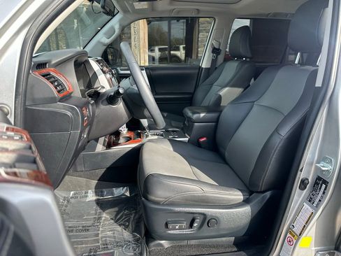 Used 2019 Toyota 4Runner SR5 Premium AWD/4WD image 12