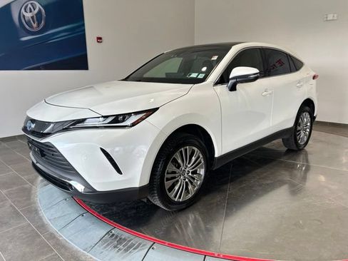 Used 2022 Toyota Venza Limited w/ Advanced Technology Package AWD/4WD image 3