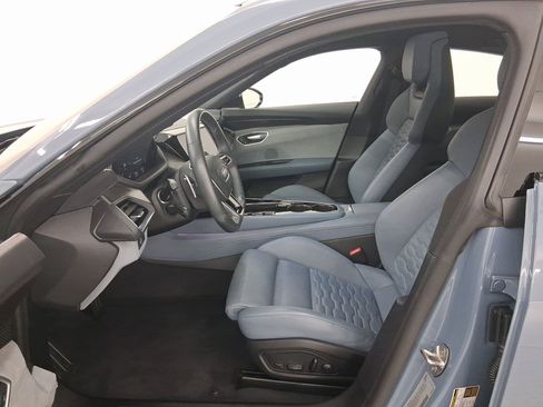 Used 2022 Audi e-tron GT Prestige image 5