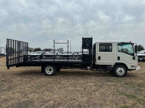 New 2025 Chevrolet Low Cab Forward image 4