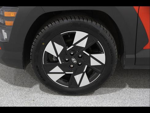 Certified 2024 Hyundai Kona SEL w/ Convenience Package FWD image 21