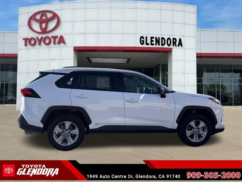 Used 2025 Toyota RAV4 LE AWD/4WD image 12